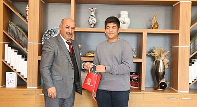 Kütahya Aysel-Selahattin Erkasap Sosyal Bilimler Lisesi öğrencisinin projesi Türkiye ikincisi