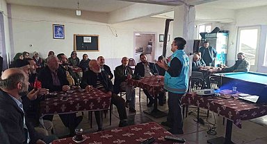 Kütahya'da çiftçilere ahududu yetiştiriciliği anlatıldı