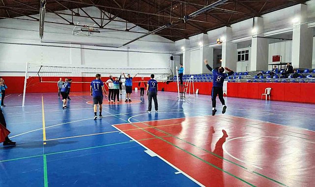 Kütahya'da eğitim çalışanları voleybol turnuvası