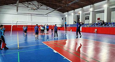 Kütahya'da eğitim çalışanları voleybol turnuvası