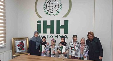 Kütahya'da genç kızlar evlerindeki eşyaları satıp parasını Gazze'ye bağışladılar