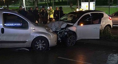 Kütahya'da trafik kazası: 2 yaralı