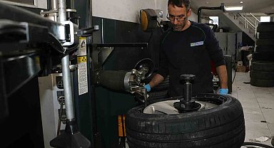 Lastikçilerde kış mesaisi başladı