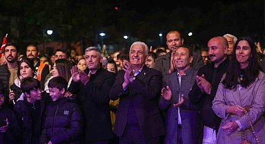 Manuş Baba Ula'da vatandaşları coşturdu