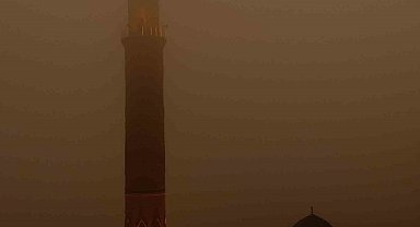 Mardin'de toz taşınımı her yeri kızıla bürüdü