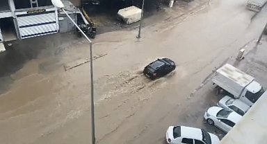 Mardin'de yollar göle döndü