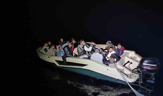 Marmaris'te 18 düzensiz göçmen kurtarıldı