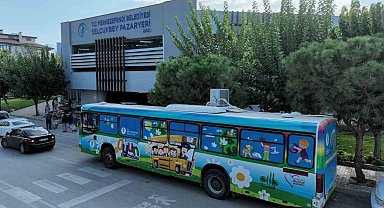 Merkezefendili çocuklar oyun otobüsünde eğlenerek öğreniyor