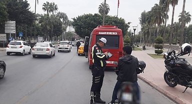 Mersin'de kural ihlali yapan sürücülere ceza yağdı