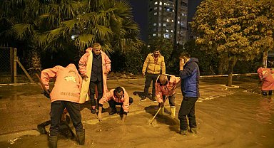 MESKİ ekipleri, yağıştan dolayı sabaha kadar görev yaptı