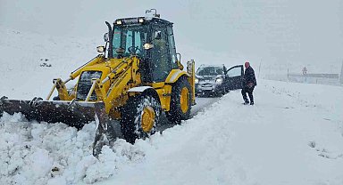 Meteoroloji uyarmıştı: Kars'ta yoğun kar yağışı