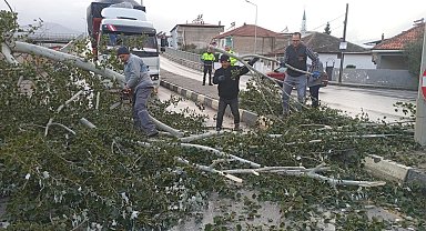 Meteorolojiden Manisa'ya kuvvetli rüzgar ve fırtına uyarısı
