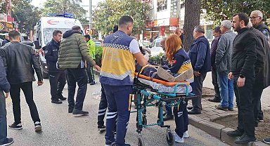 Midibüsle çarpışan motosikletin sürücüsü yaralandı