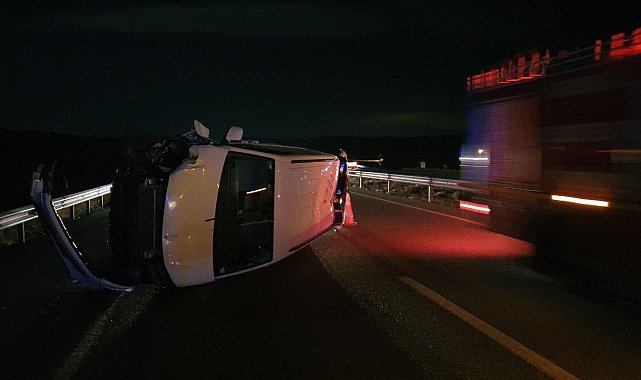 Minibüs ile otomobil çarpıştı: 3 yaralı