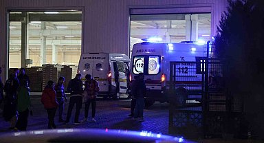 Mobilya fabrikasında yangın: 5 işçi hastaneye kaldırıldı