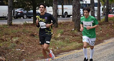 Muğla'da okul sporları kros il liderlik koşusu yarışması düzenlendi