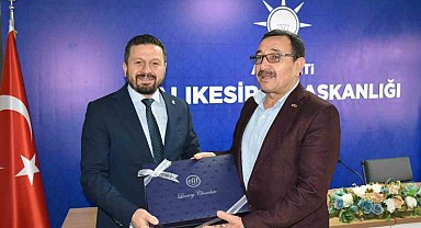 Muhtarlardan Ak Parti İl Başkanı Mehmet Aydemir'e ziyaret