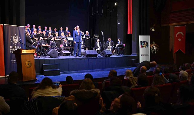 Muhtarlık mührünü sahnede vurdular