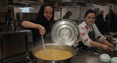 Mültecilere yurt dışında çalışma imkanı sağlayacak 'Aşçılık Kursu' tamamlandı