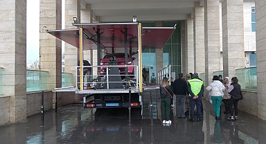 Muş'ta emniyet kemerinin önemi simülasyon aracıyla anlatıldı