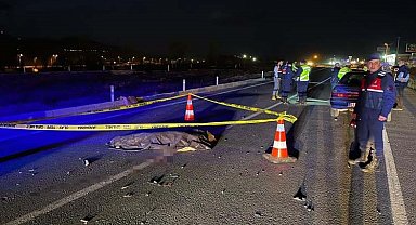 Niğde'de motosikletle otomobil çarpıştı: 1 ölü, 1 yaralı
