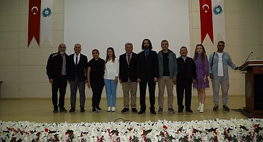 Niğde'de "Sayıların Evrensel Tarihi" Konferansı Gerçekleştirildi