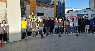 Niğde'de sağlık çalışanları Gazi Mustafa Kemal Atatürk'ü saygı ile andı