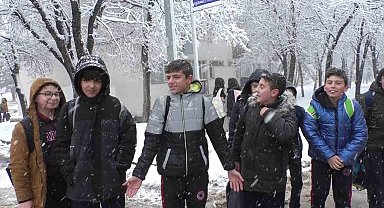 Öğrenciler evlerine gitmekte güçlük çekti