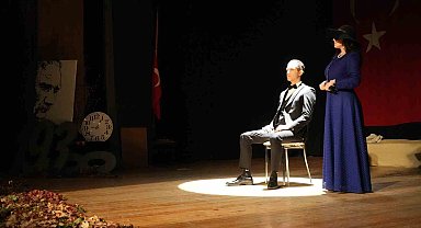 Öğrencilerden "Başka bir Mustafa" adlı oratoryo gösterisi