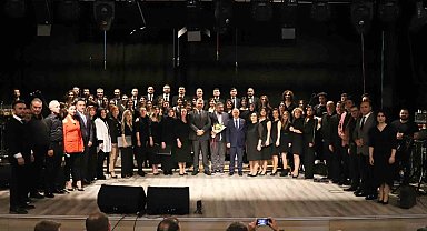 Öğretmenler korosundan muhteşem konser