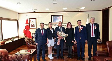 Öğretmenlerle buluşan Başkan Zolan, "Eğitim her şeyin başıdır"