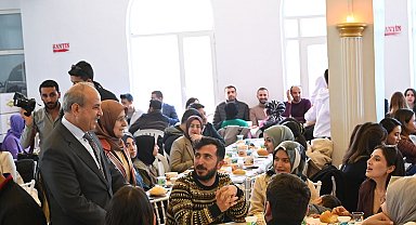 Oğuzeli'nde öğretmenler yemek programında bir araya geldi