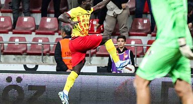 Olivier Kemen ilk golünü attı
