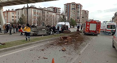Önce çarptı sonra takla attı, 3 yaralı