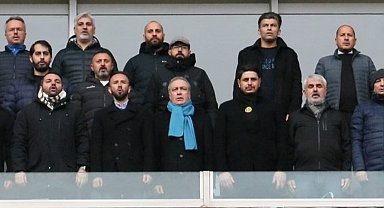 Önder Özen, Eskişehirspor maçını tribünden izledi