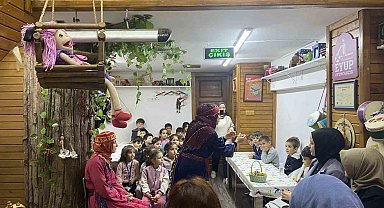 Osmanlı oyuncaklarını yaparak bir kültürü yaşatmaya çalışıyor