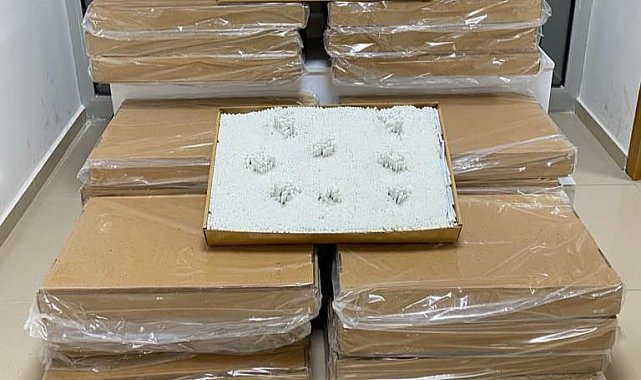 Otomobil bagajında 110 bin adet makaron bulundu