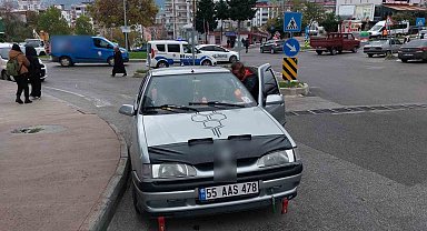 Otomobilin çarptığı çocuk hastanelik oldu
