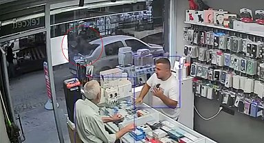 Otomobilin üzerine keçi düştü