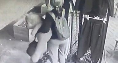 Oyuncak ayılı hırsız güvenlik kameralarına yakalandı
