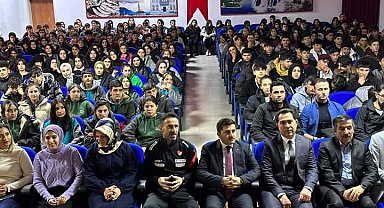 Özalp'te "İşte O An" konulu konferans düzenlendi