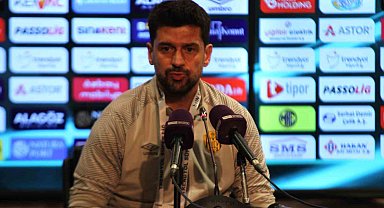 Özden Öngün: "Oyunculara itici güç olmak hem bizim kenardan hem de tribündeki taraftarların görevi"