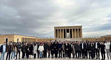 Pamukkale Üniversite öğrencileri Anıtkabir ve TBMM'yi ziyaret etti