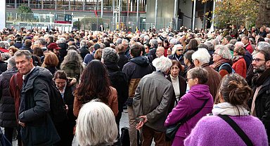 Paris'te "Gazze'de ateşkes" için sessiz yürüyüş