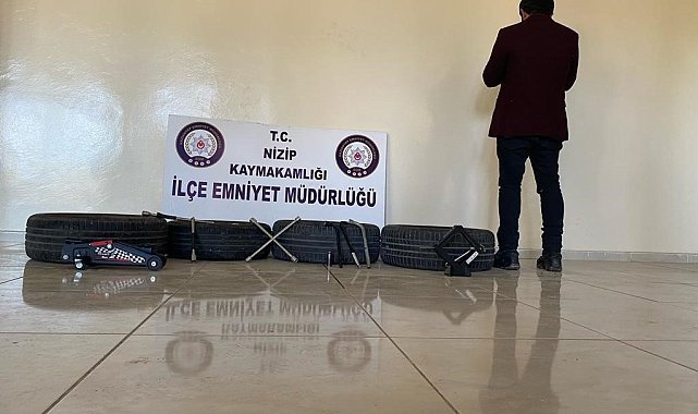 Park halindeki araçların lastiklerini jantlarıyla beraber çalan şahıs yakalandı