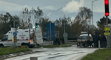 Patpat ile kamyon kafa kafaya çarpıştı: Karı-koca yaralandı