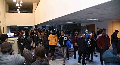 Pursaklar'da "Siyahlı Kadın" tiyatro oyunu kapalı gişe oynandı