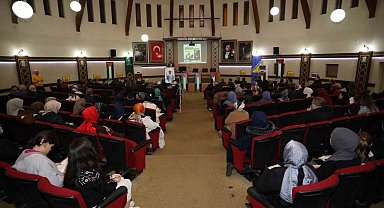 "Bosna'dan Filistin'e, insanlık yeni bir dönüşümün şafağında" söyleşisi İnegöl'de yapıldı