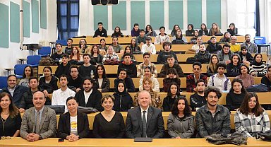 "Cumhuriyetimizin 100. TÜRSAB'ın 50. Yılında Turizmin ve Turizmcinin Geleceği" adlı seminer gerçekleştirildi