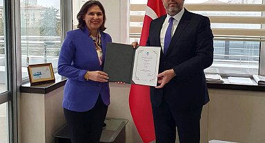 Rektör Afyoncu "Ekonomik İşbirliği Teşkilatı" tarafından ödüle layık görüldü